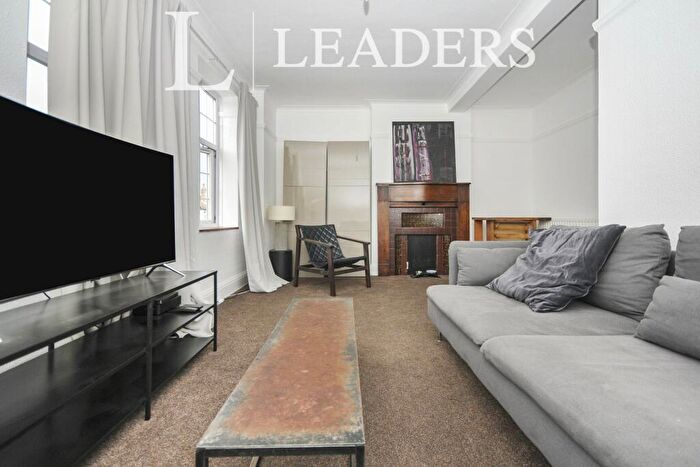 3 Bedroom Maisonette To Rent In Croydon Road, Beckenham, BR3