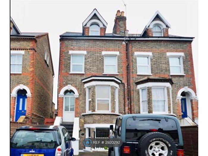 4 Bedroom Semi-Detached House To Rent In Merton Road, London, SW18