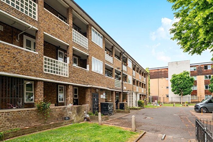 3 Bedroom Flat For Sale In East India Dock Road, London, E14