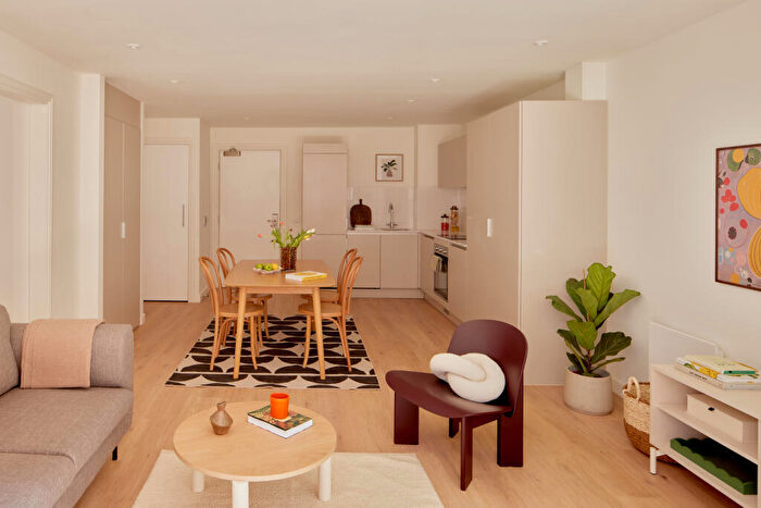 2 Bedroom Flat To Rent In The Cascade, Bonnington Road, Leith, Edinburgh, EH6