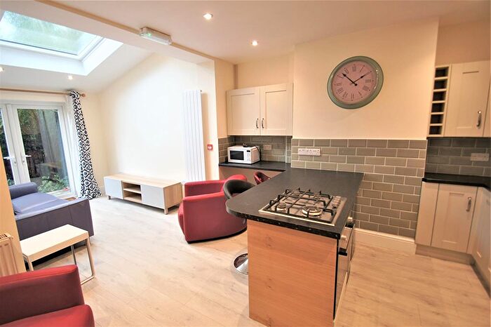 6 Bedroom Semi Detached House To Rent In Brocklebank Road, Fallowfield, M14