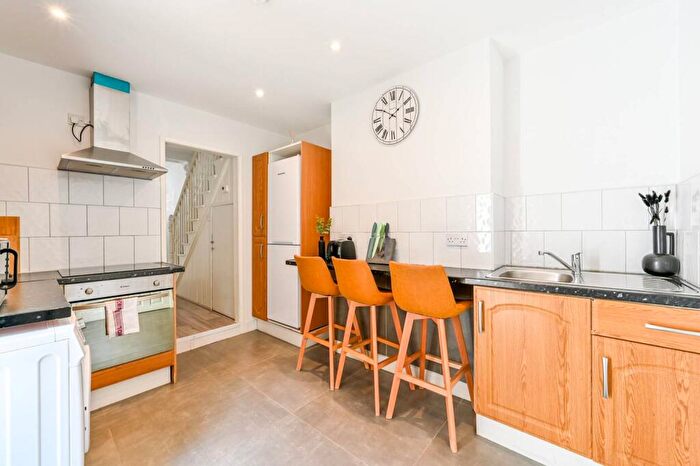 4 Bedroom Detached House To Rent In Winchelsea Road, Tottenham, London, N17