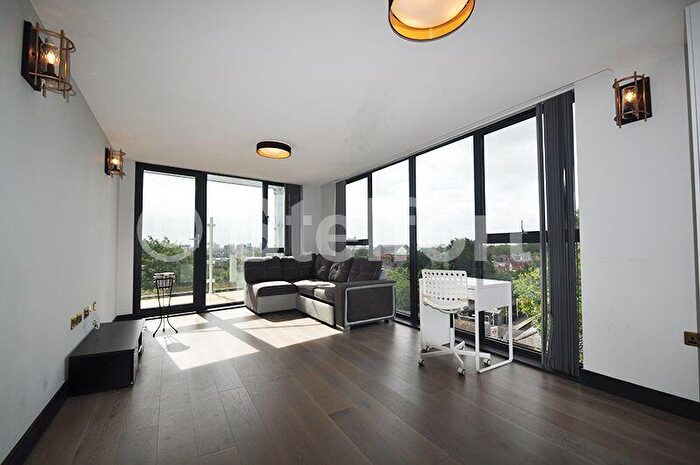2 Bedroom Penthouse To Rent In Embankment House, Brondesbury Park, London, NW6