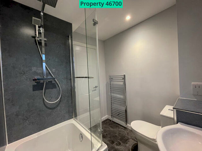 3 Bedroom Semi-Detached House To Rent In Almond Avenue, Renfrew, PA4