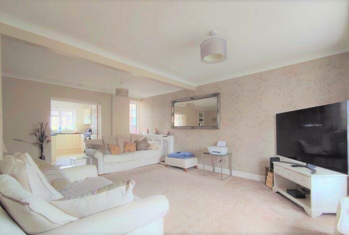 4 Bedroom End Of Terrace House To Rent In Dulverton Road, Ruislip, Middlesex, HA4