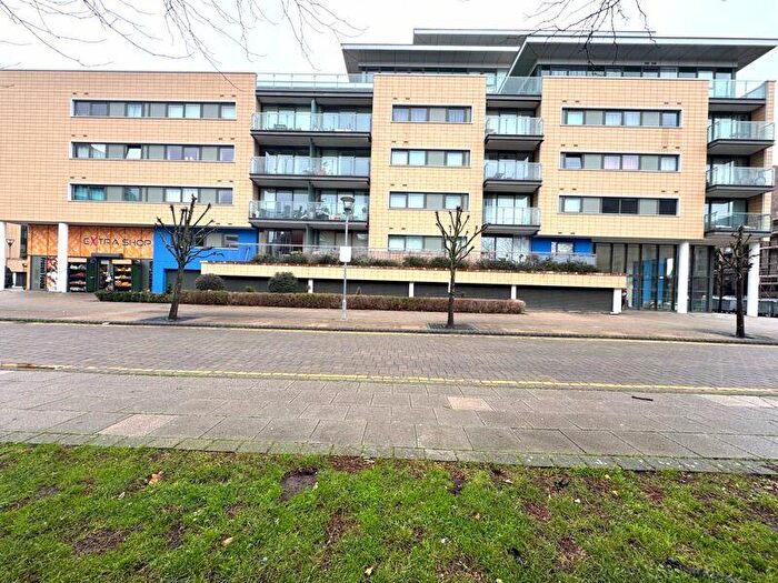 2 Bedroom Apartment To Rent In Drift Court, Basin Approach, London, E16