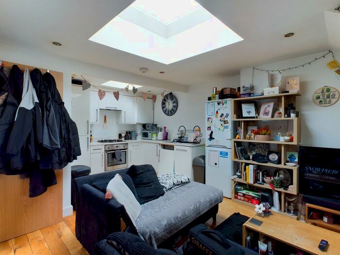 1 Bedroom Flat To Rent In Sackville Road, Hove, East Sussex, BN3