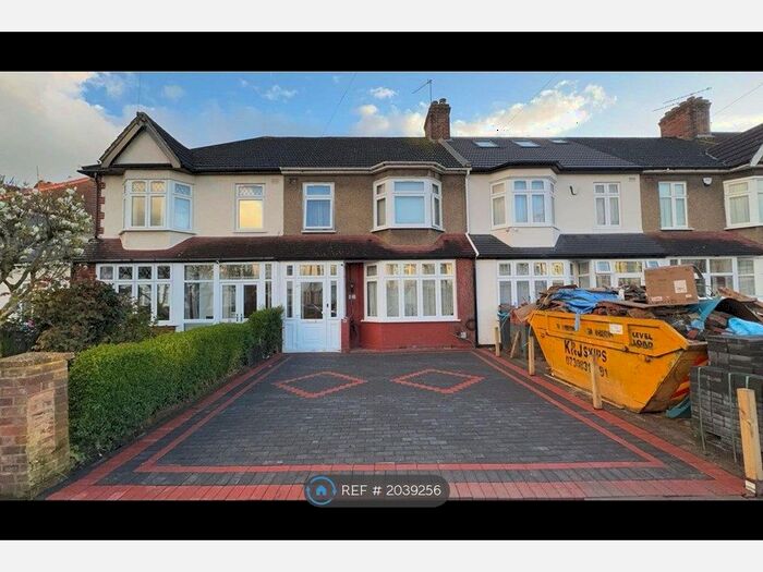 3 Bedroom Terraced House To Rent In Ulster Gardens, London, N13