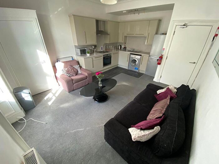 3 Bedroom Flat To Rent In Ellen Street, City Centre, Dundee, DD1