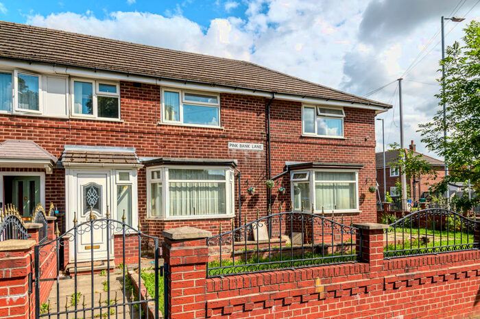 5 Bedroom Semi-Detached House To Rent In Pink Bank Lane, Manchester, M12