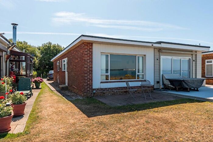 2 Bedroom Chalet For Sale In Solent Breezes, Hook Lane, Warsash, SO31
