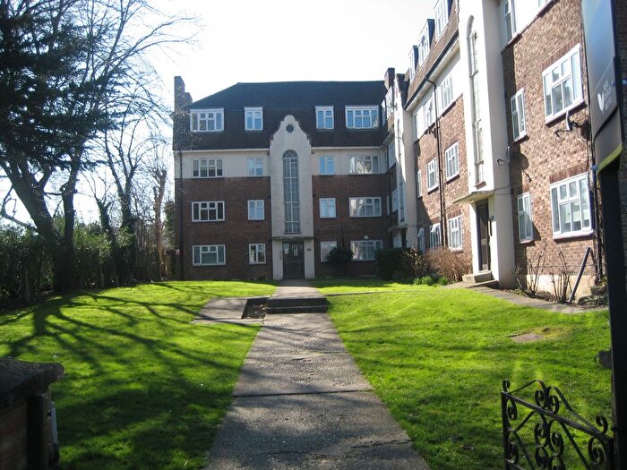2 Bedroom Flat To Rent In Avenue Court, Penge, London, SE20
