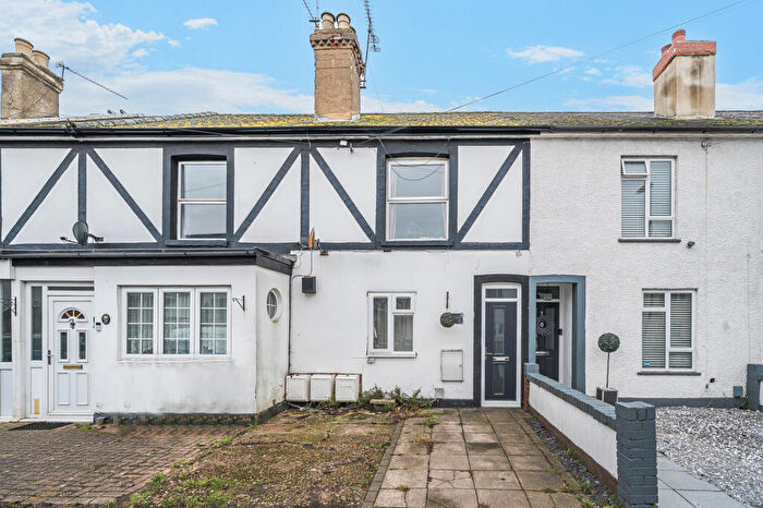 2 Bedroom Maisonette For Sale In Somerset Road, Farnborough, GU14