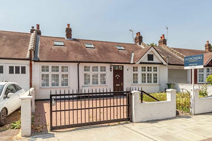 3 Bedroom Property To Rent In Rylett Crescent, London, W12