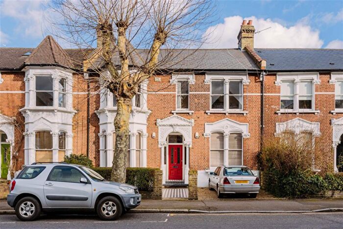 Studio To Rent In Oakfield Road, London, N4