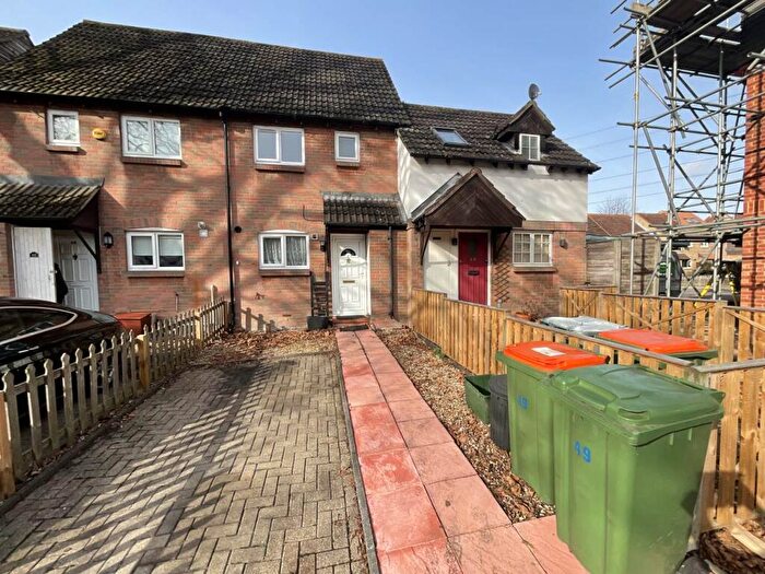 3 Bedroom House To Rent In Emerald Close, , London, E16