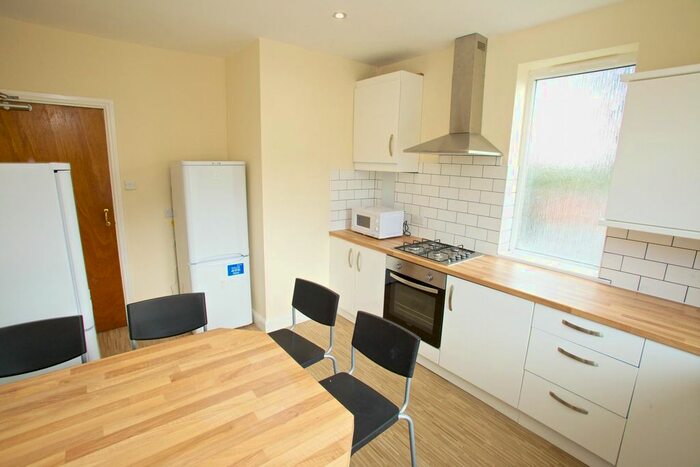 6 Bedroom Semi-Detached House To Rent In Rokeby Gardens, Headingley, Leeds, LS6