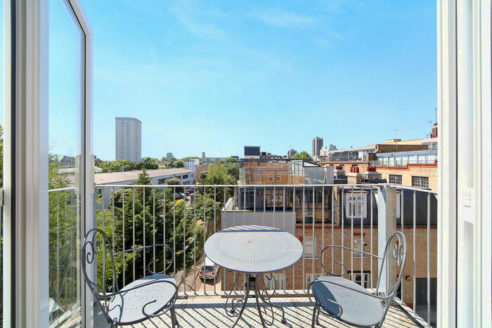 Apartment To Rent In Barnett Street, London, E1