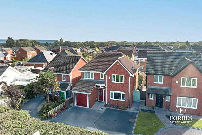 4 Bedroom Detached House For Sale In Duttonfield Close, Farington Moss, Leyland, PR26