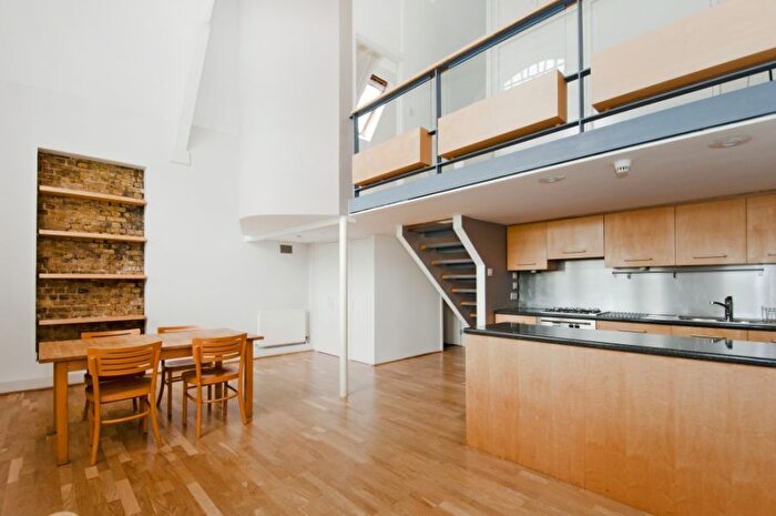 1 Bedroom Flat To Rent In Highgate Hill, Highgate, N19