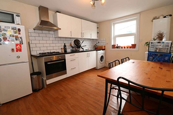 2 Bedroom Flat To Rent In Crouch Hill, London, N4