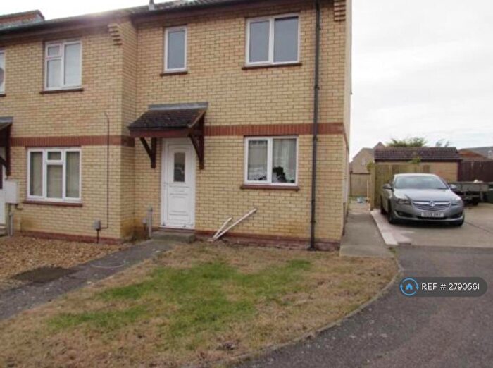 2 Bedroom End Of Terrace House To Rent In Thames Road, Huntingdon, PE29