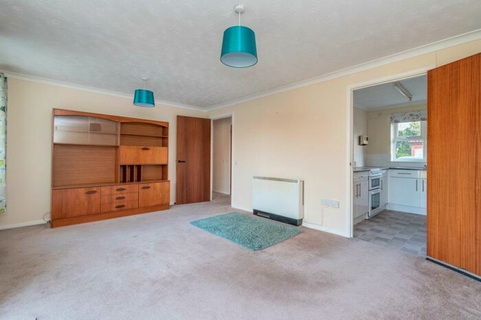 2 Bedroom Detached Bungalow For Sale In Fayregreen, Fakenham, NR21