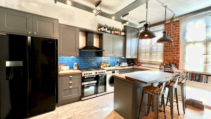 2 Bedroom Apartment To Rent In Clare Street, Northampton, NN1