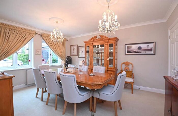 5 Bedroom Detached House For Sale In Broome Close, Kings Bromley, DE13