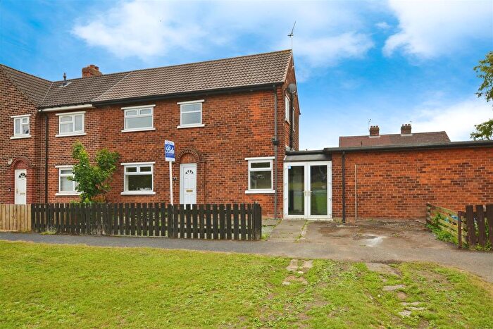 3 Bedroom Semi-Detached House To Rent In Thornton Avenue, Scunthorpe, DN16