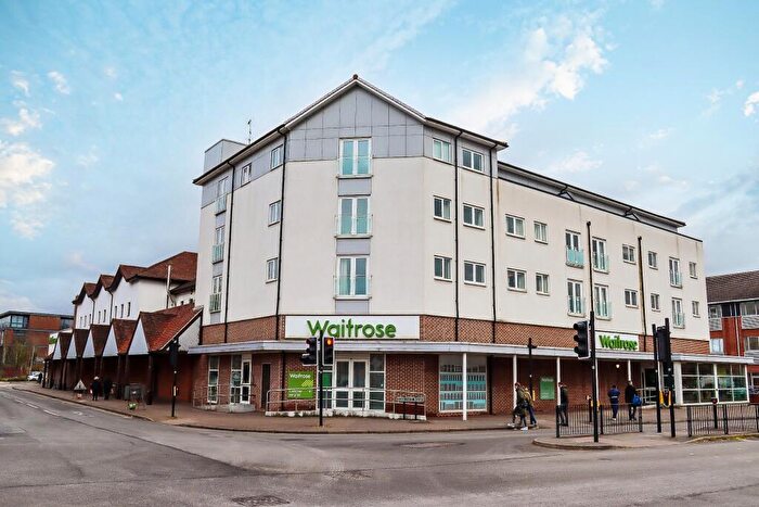 1 Bedroom Apartment For Sale In Lewis Court, Maidenhead, SL6