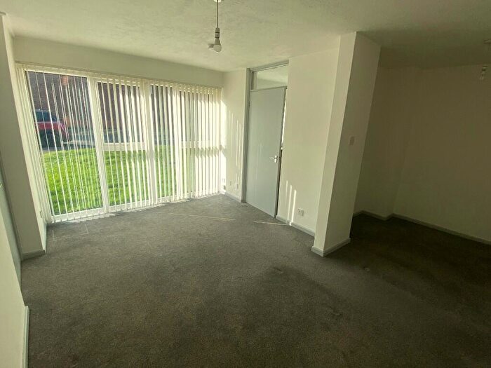 Studio To Rent In Albrighton House, Browns Green, Birmingham, B20