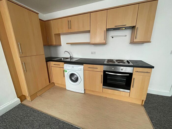 2 Bedroom Flat To Rent In Wimborne Road, Bournemouth, BH9