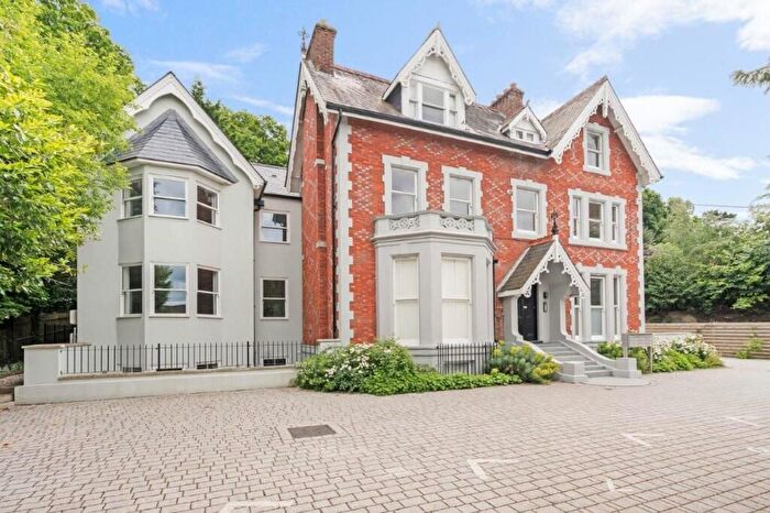2 Bedroom Flat For Sale In Carlton Road, Tunbridge Wells, TN1