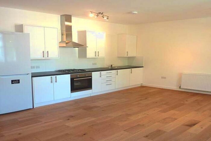 3 Bedroom Flat To Rent In Camden High Street, London, NW1
