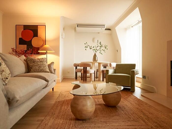 3 Bedroom Flat To Rent In Randolph Avenue, Little Venice, W9