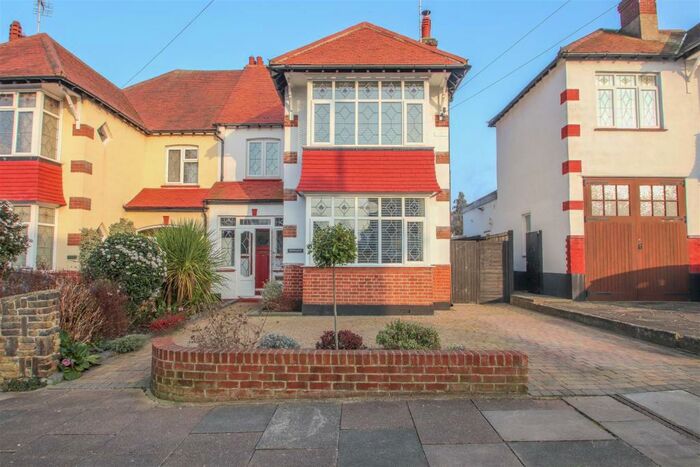 4 Bedroom Semi-Detached House To Rent In Braemar Crescent, Leigh-On-Sea, SS9