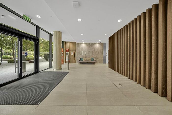 1 Bedroom Flat To Rent In Glasshouse Gardens, London, E20