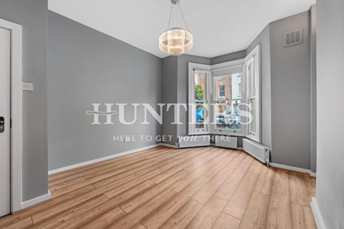 2 Bedroom Flat To Rent In Loveridge Road, London, NW6