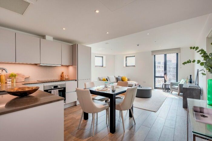 2 Bedroom Flat To Rent In Three Colts Lane, London, E2