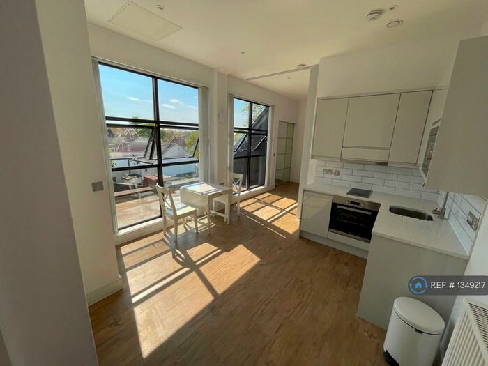 1 Bedroom Flat To Rent In Wardour Place, Slough, SL1