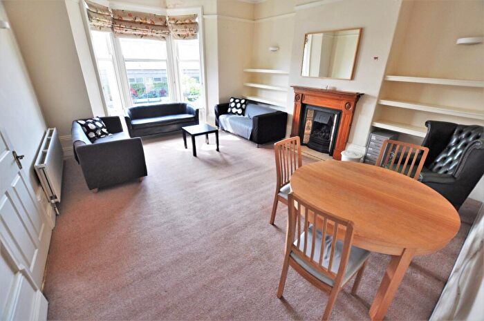 3 Bedroom Flat To Rent In Jesmond, Newcastle Upon Tyne, NE2