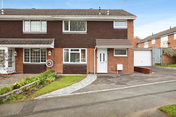 3 Bedroom Semi Detached House For Sale In Hawlands, Rugby, CV21