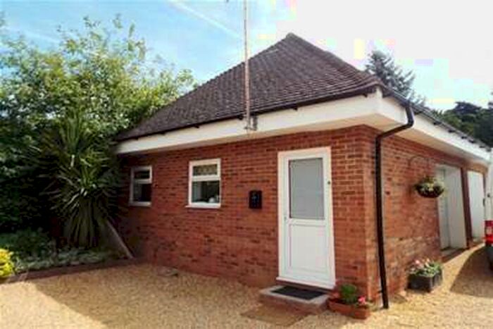 Flat To Rent In Old Town, SG1