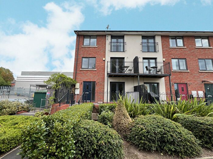 3 Bedroom Town House For Sale In Parkside, Shirley, Solihull, B90