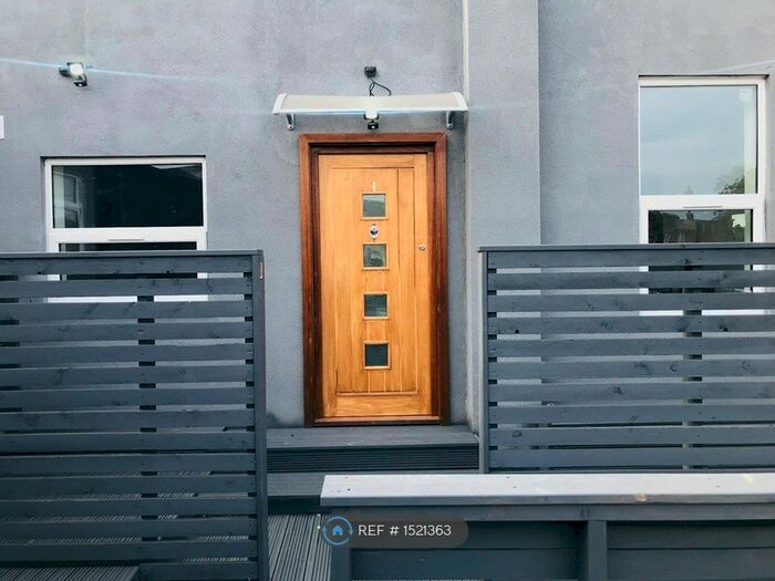 1 Bedroom Flat To Rent In High Street, Beckenham, BR3