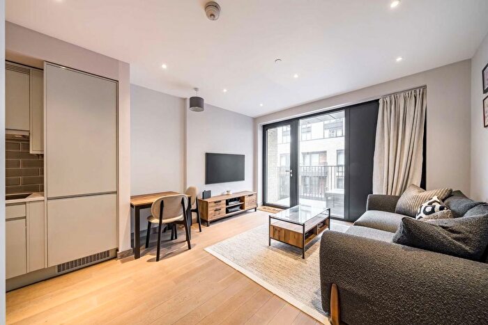 1 Bedroom Flat For Sale In Bellwether Lane, Earlsfield, SW18