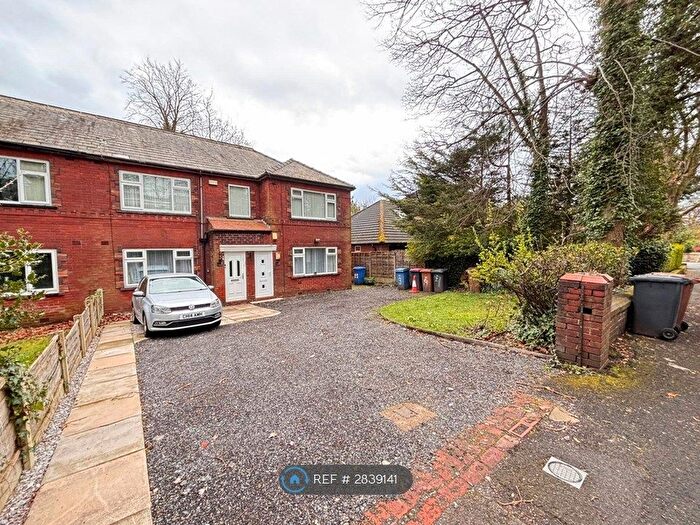 2 Bedroom Maisonette To Rent In Vine St, Salford, M7