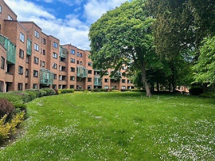 3 Bedroom Flat To Rent In Stembridge House, The Crescent, Llandaff, Cardiff., CF5