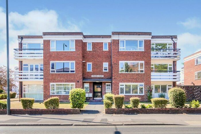 2 Bedroom Flat To Rent In Crook Log, Bexleyheath, Kent, DA6